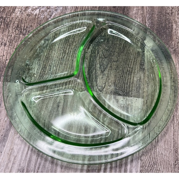Vintage Green Uranium Vaseline Depression Glass Divided Grill Dinner Plate 9" - Picture 2 of 4